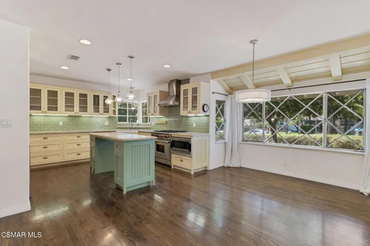 9244 Jellico Ave  -  HsHProd-11