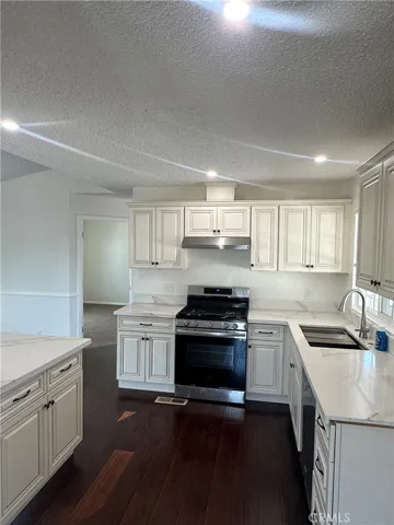 7142 Orangethorpe, Buena Park, California 90621