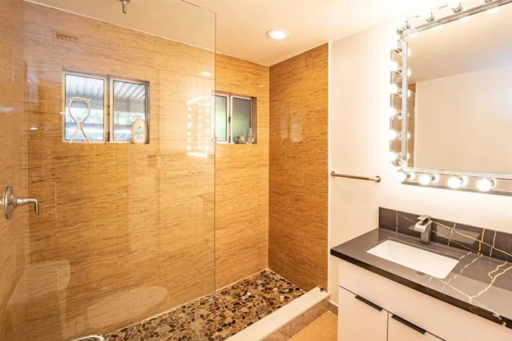 2715 S Centre City Parkway, Escondido, California 92025