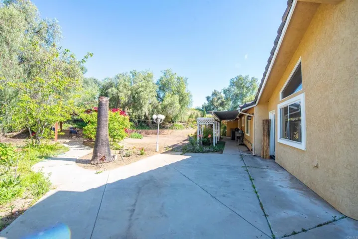 2715 S Centre City Parkway, Escondido, California 92025