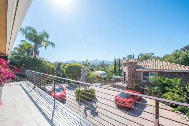2715 S Centre City Parkway, Escondido, California 92025