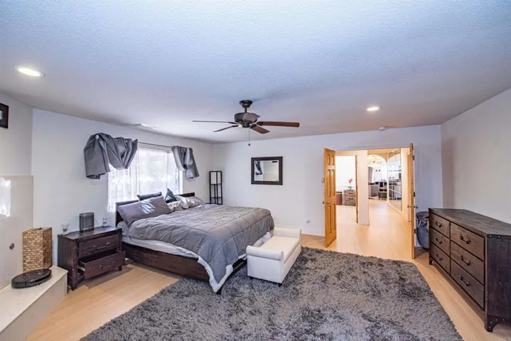 2715 S Centre City Parkway, Escondido, California 92025