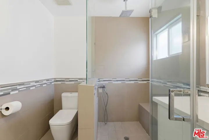 5735 Saloma Avenue, Los Angeles, California 91411