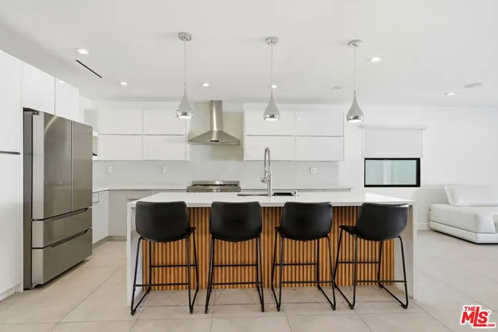 5735 Saloma Avenue, Los Angeles, California 91411