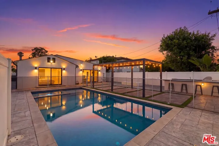 5735 Saloma Avenue, Los Angeles, California 91411