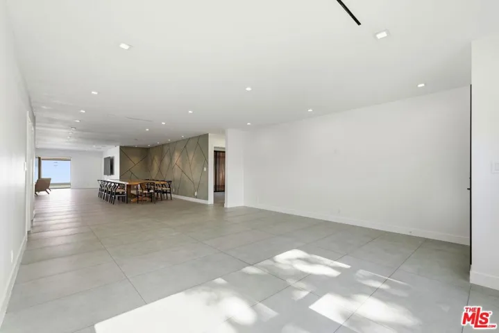 5735 Saloma Avenue, Los Angeles, California 91411