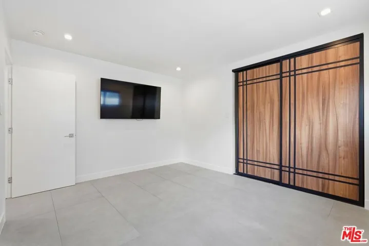 5735 Saloma Avenue, Los Angeles, California 91411