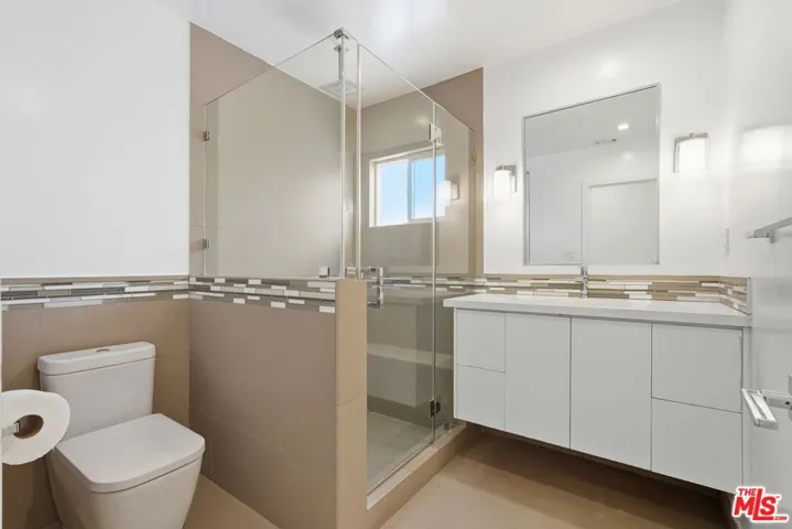 5735 Saloma Avenue, Los Angeles, California 91411