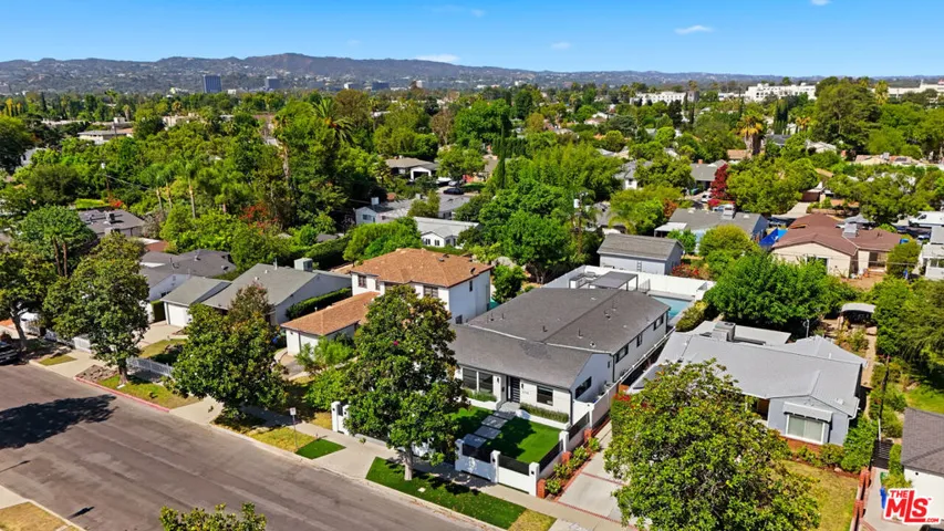 5735 Saloma Avenue, Los Angeles, California 91411