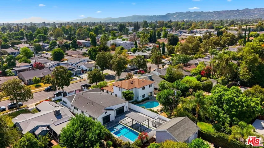 5735 Saloma Avenue, Los Angeles, California 91411
