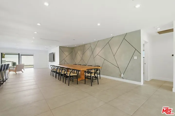 5735 Saloma Avenue, Los Angeles, California 91411