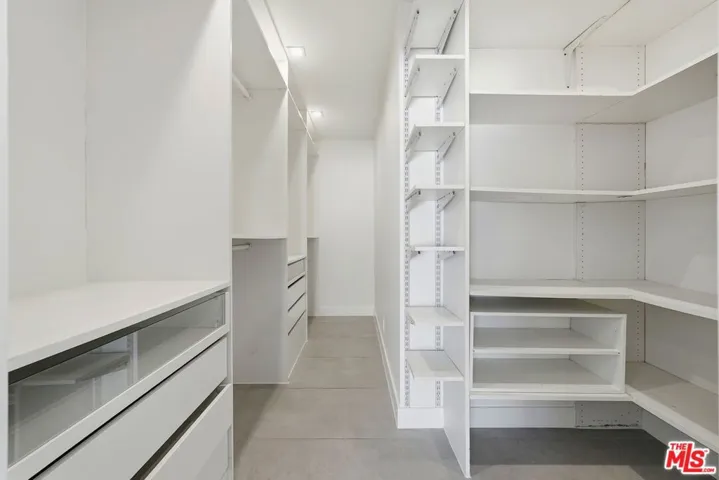 5735 Saloma Avenue, Los Angeles, California 91411