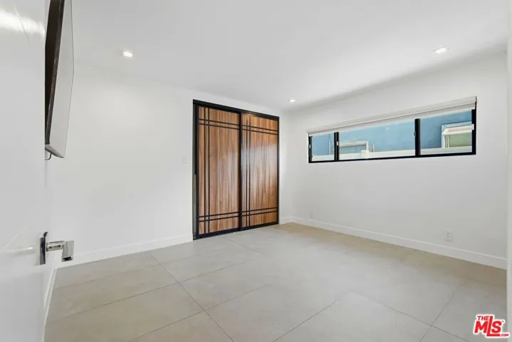 5735 Saloma Avenue, Los Angeles, California 91411