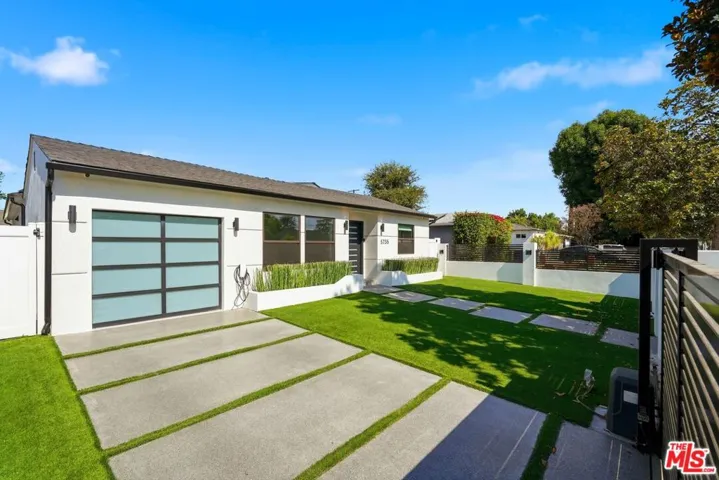 5735 Saloma Avenue, Los Angeles, California 91411