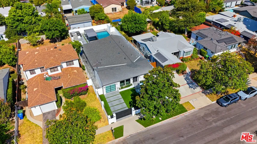 5735 Saloma Avenue, Los Angeles, California 91411