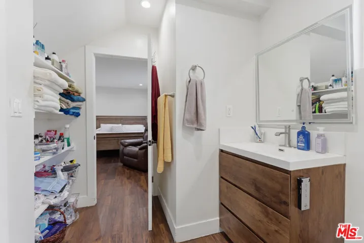 966 Worcester Avenue, Pasadena, California 91104