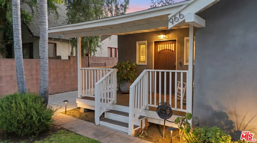 966 Worcester Avenue, Pasadena, California 91104