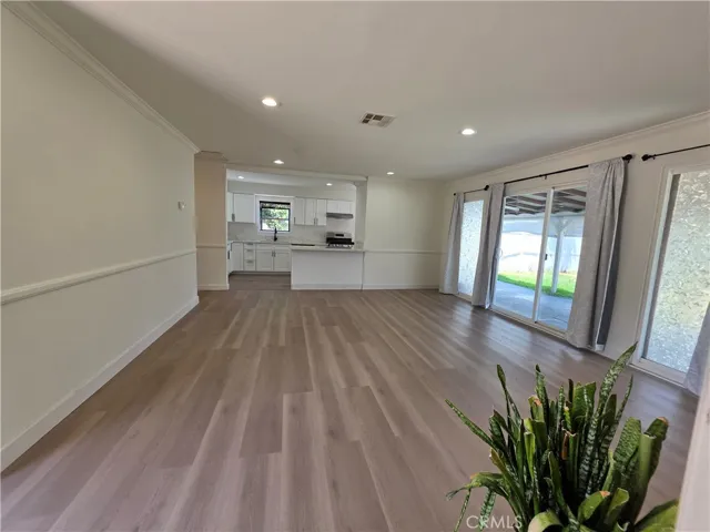 7422 Shoup Avenue, West Hills, California 91307