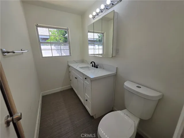 7422 Shoup Avenue, West Hills, California 91307
