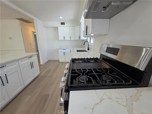 7422 Shoup Avenue, West Hills, California 91307