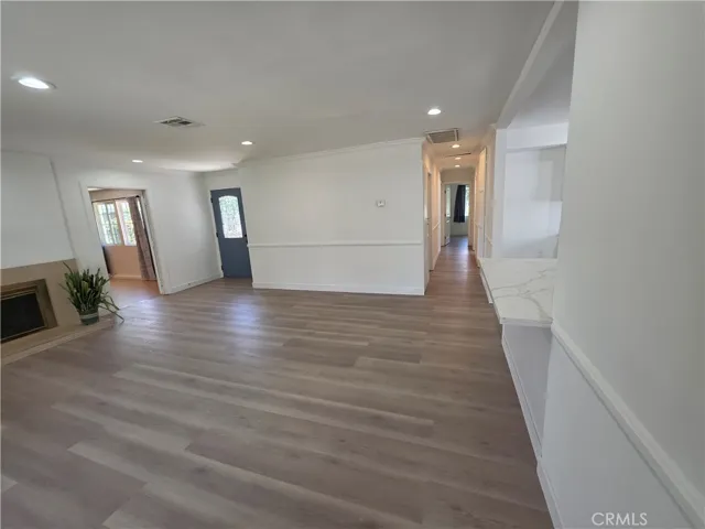 7422 Shoup Avenue, West Hills, California 91307