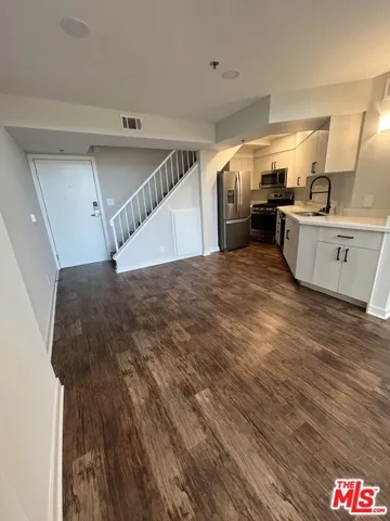 7660 Beverly Boulevard 407, Los Angeles, California 90036