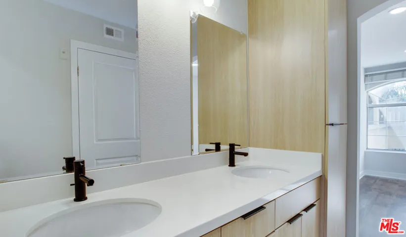 7660 Beverly Boulevard 407, Los Angeles, California 90036