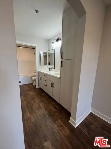 7660 Beverly Boulevard 407, Los Angeles, California 90036