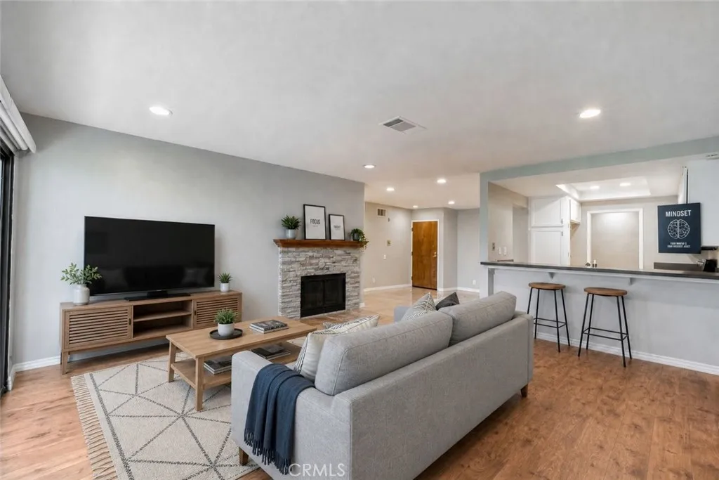 4114 Apricot