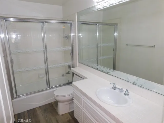 5 Lakefront, Irvine, California 92604