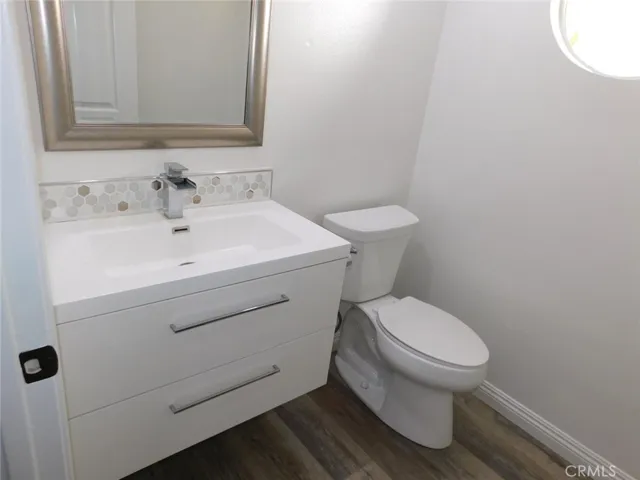 5 Lakefront, Irvine, California 92604