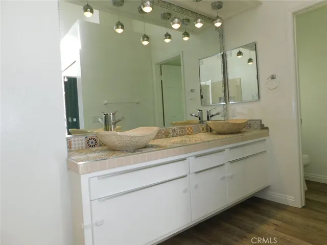 5 Lakefront, Irvine, California 92604