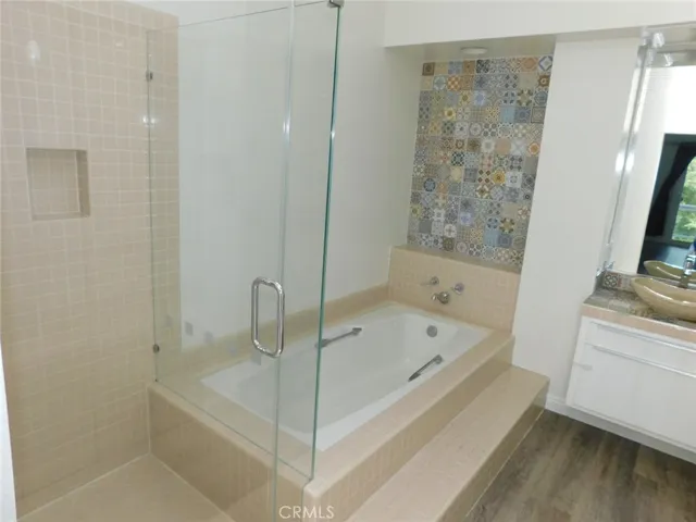 5 Lakefront, Irvine, California 92604