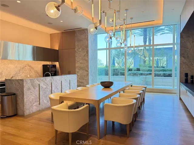 877 Francisco, Los Angeles, California 90017