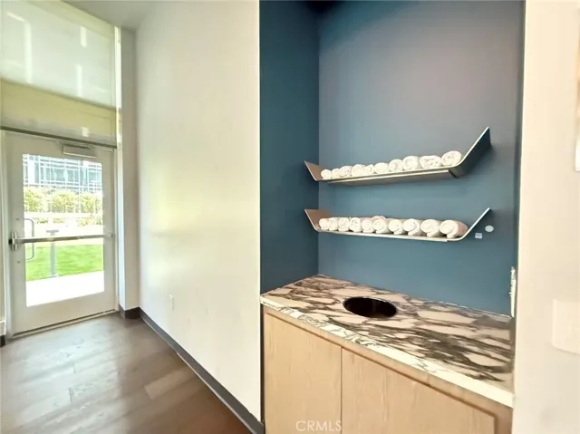877 Francisco, Los Angeles, California 90017