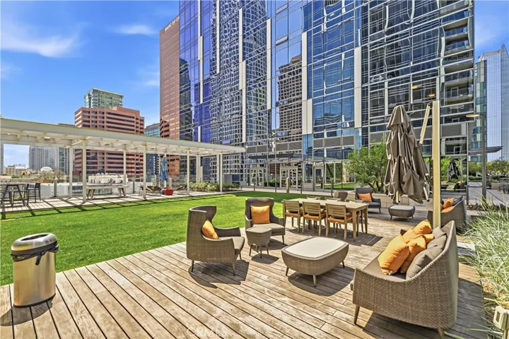 877 Francisco, Los Angeles, California 90017