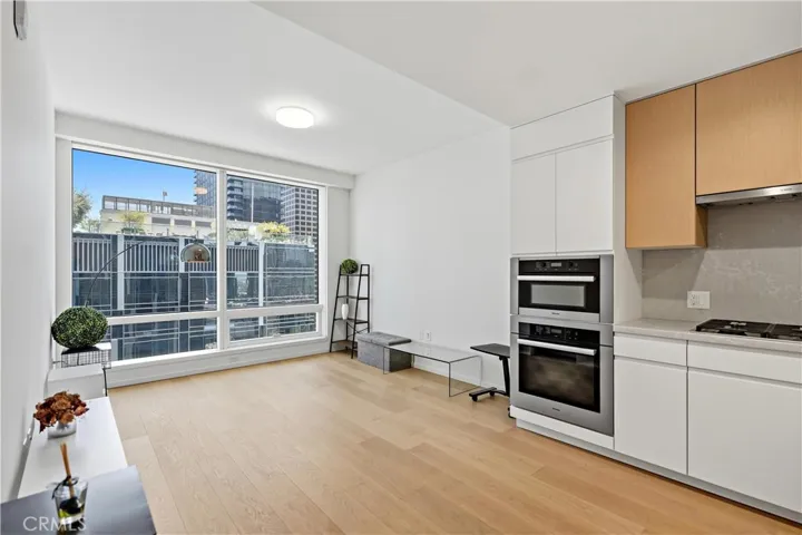 877 Francisco, Los Angeles, California 90017