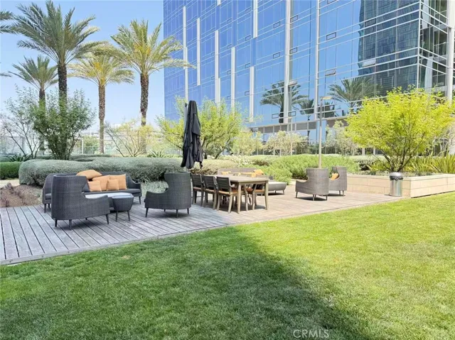 877 Francisco, Los Angeles, California 90017