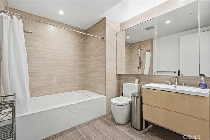 877 Francisco, Los Angeles, California 90017