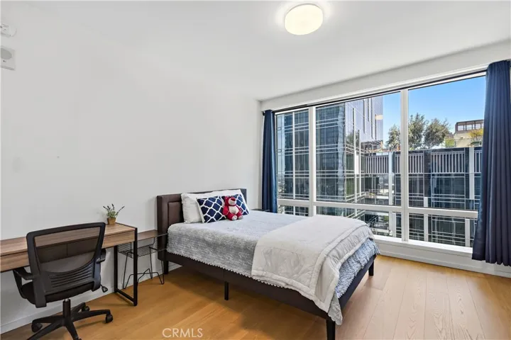 877 Francisco, Los Angeles, California 90017