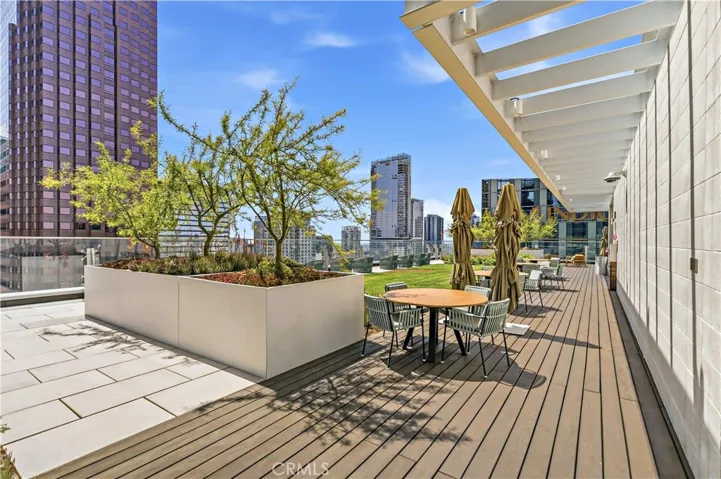 877 Francisco, Los Angeles, California 90017