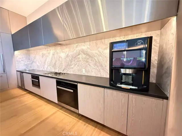 877 Francisco, Los Angeles, California 90017