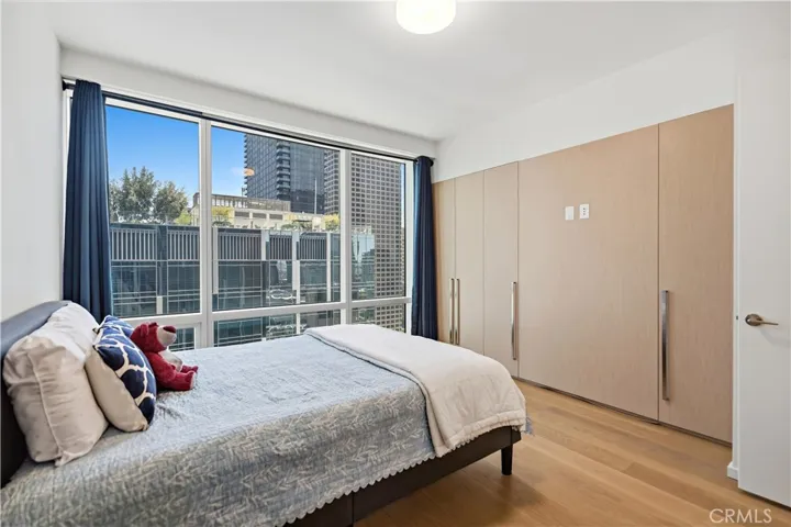 877 Francisco, Los Angeles, California 90017