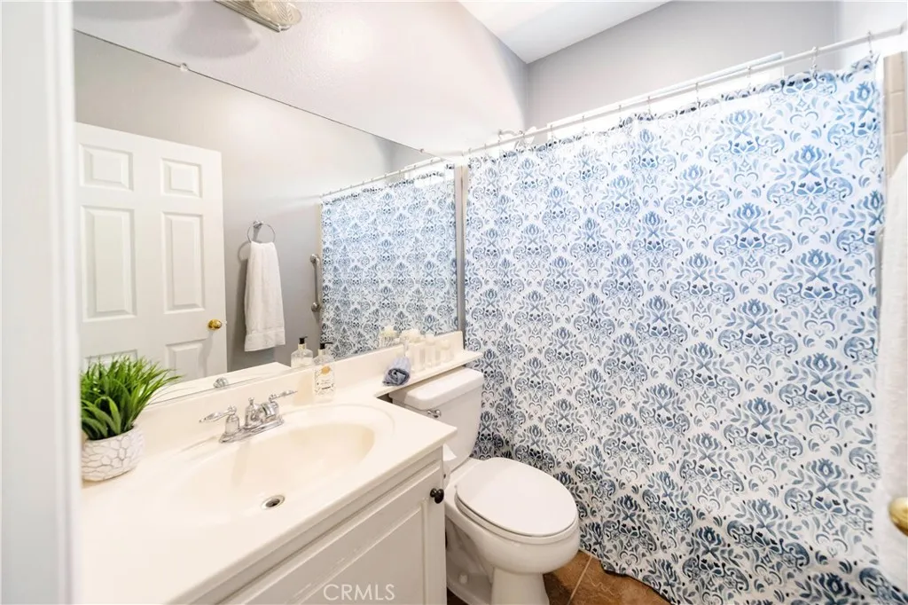 Downstairs full bath