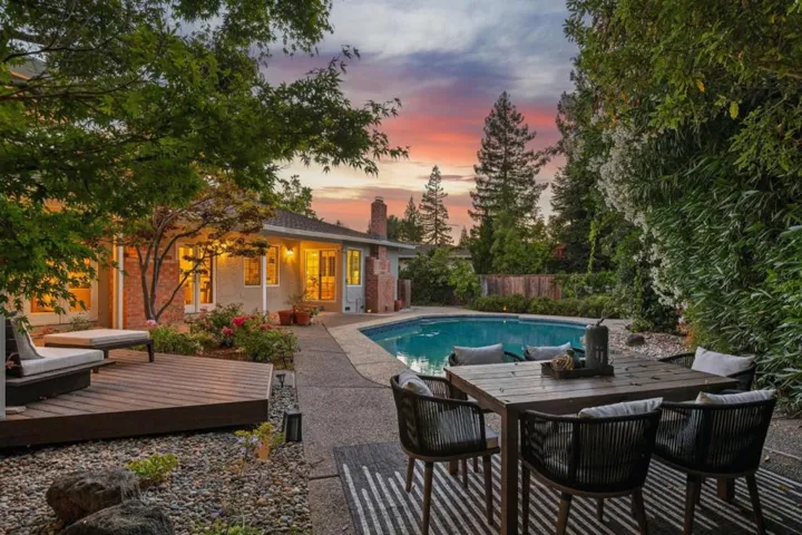 19241 Brockton Lane, Saratoga, California 95070