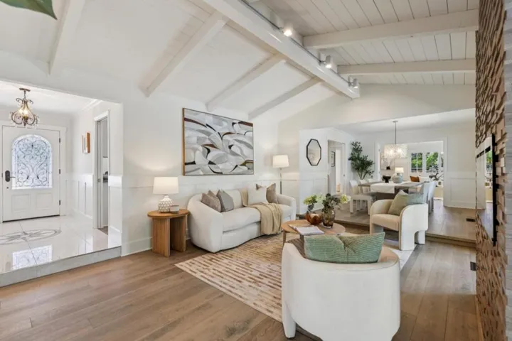 19241 Brockton Lane, Saratoga, California 95070