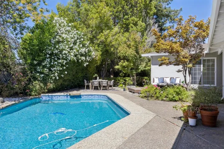 19241 Brockton Lane, Saratoga, California 95070