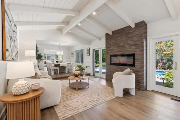 19241 Brockton Lane, Saratoga, California 95070