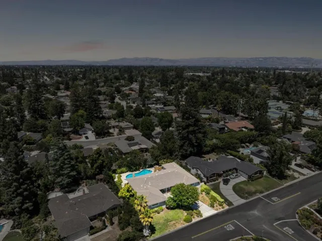 19241 Brockton Lane, Saratoga, California 95070