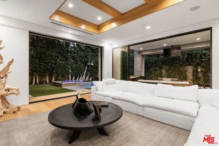828 N Gardner Street, Los Angeles, California 90046
